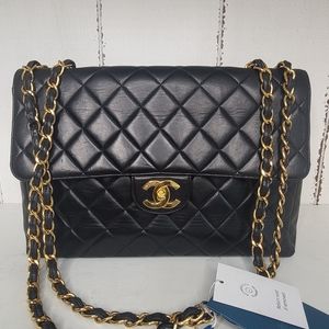 Vintage Chanel jumbo 30